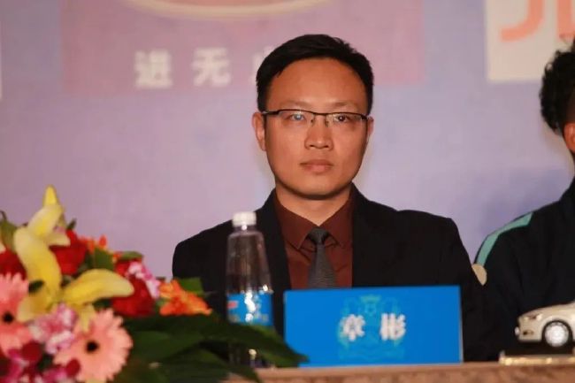 亚洲v在线